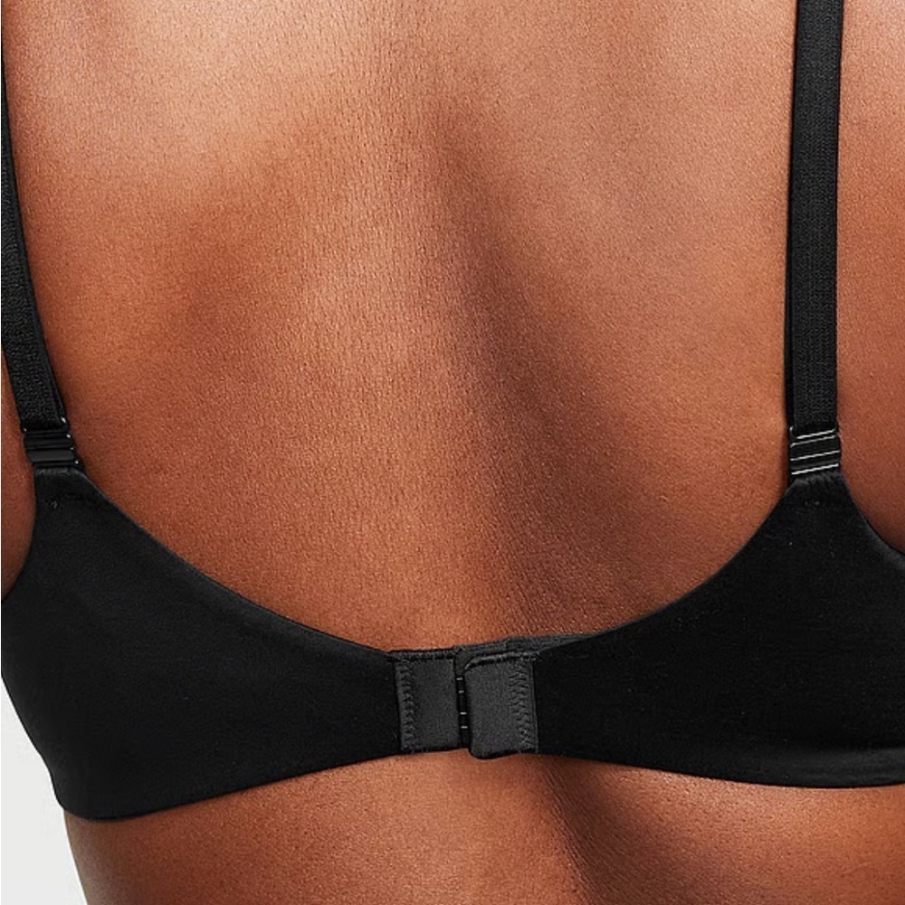 Victoria's Secret Black Scalloped Edge Bra - Picture 2 of 3